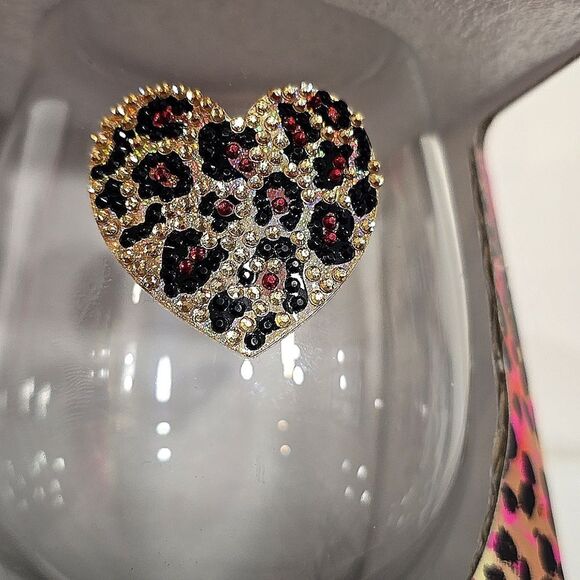 Betsey Johnson Rhinestone Leopord Heart Stem Wine Glass - Picture 4 of 6